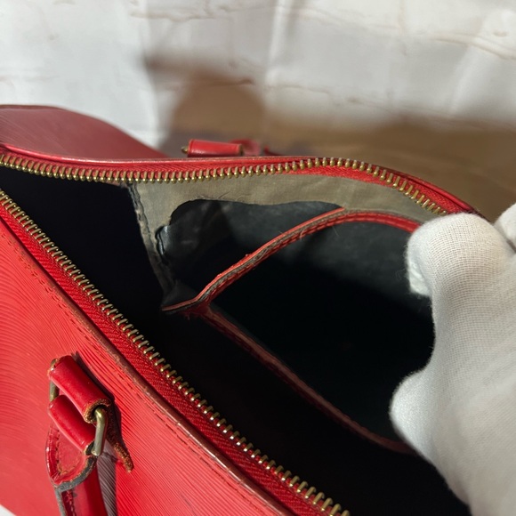 GUC Louis Vuitton Red Epi Speedy 30 Handbag - Picture 13 of 16